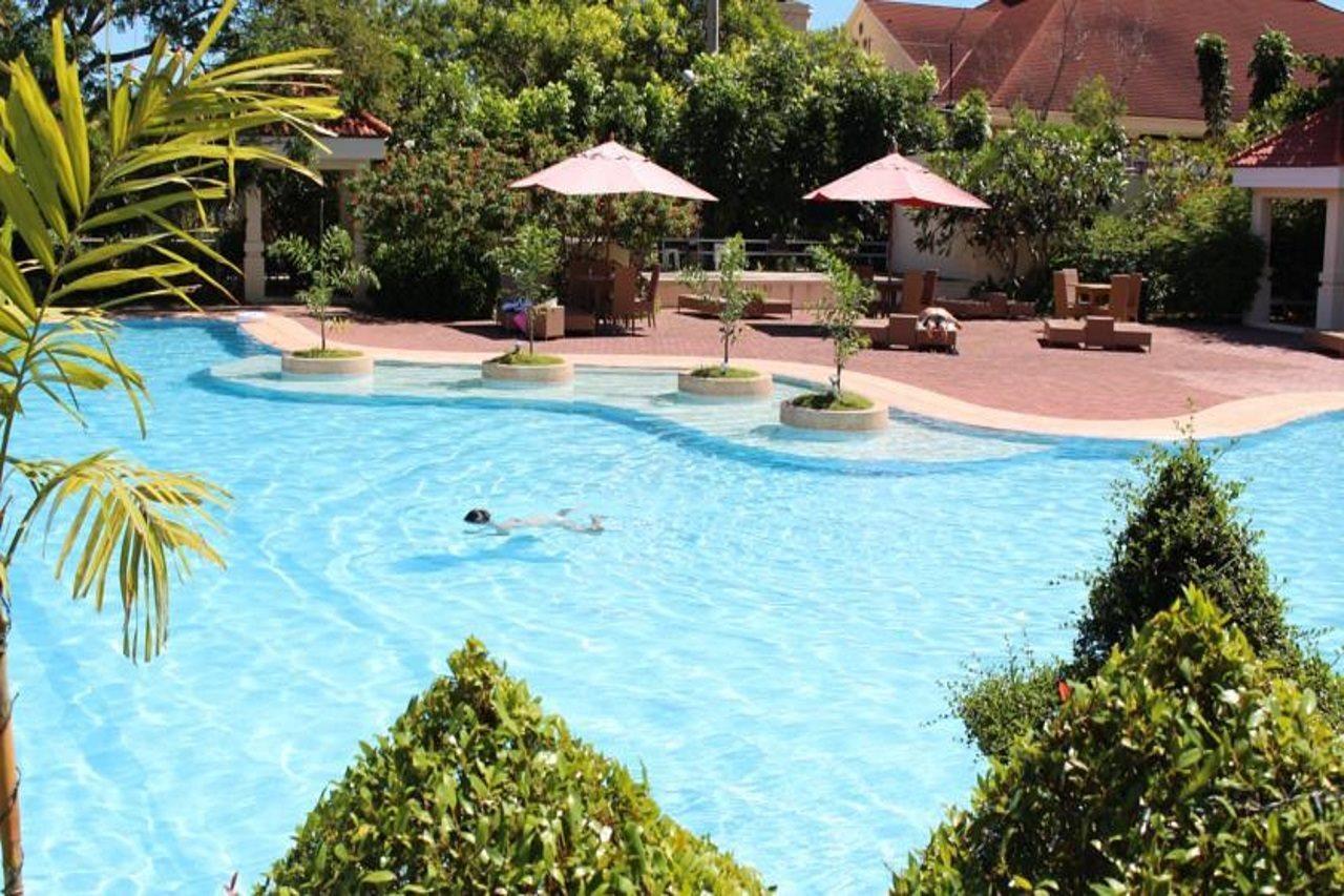 Sotogrande Hotel And Resort Lapu-Lapu City Exterior photo