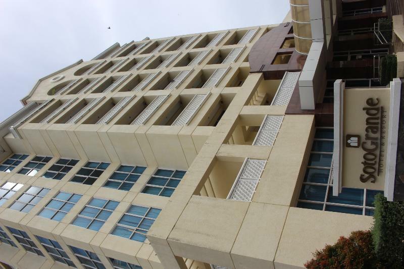 Sotogrande Hotel And Resort Lapu-Lapu City Exterior photo